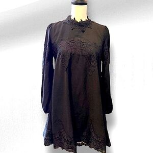 ANDREE by UNIT boutique high neck keyhole back lace dress women’s size smalll